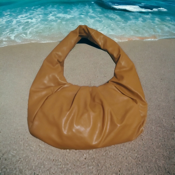 Extra-Large Slouchy Cashew Brown Vegan Leather Hobo Purse - Picture 3 of 3